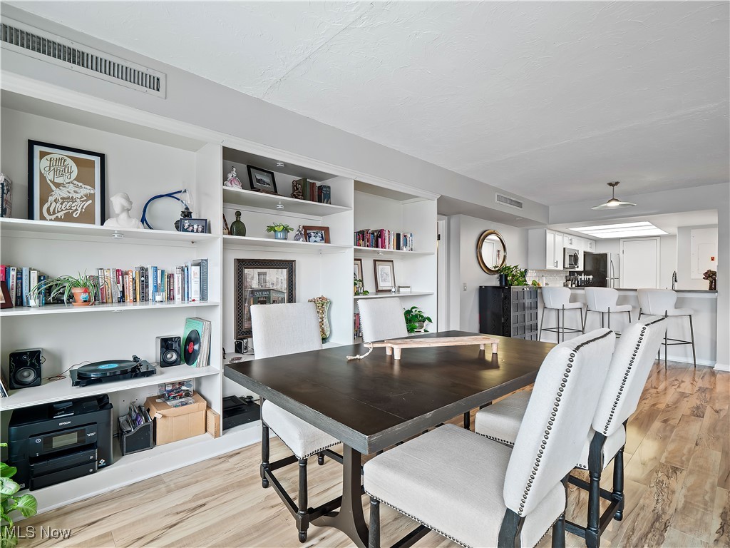 1444 W 10th Cleveland OH 44113