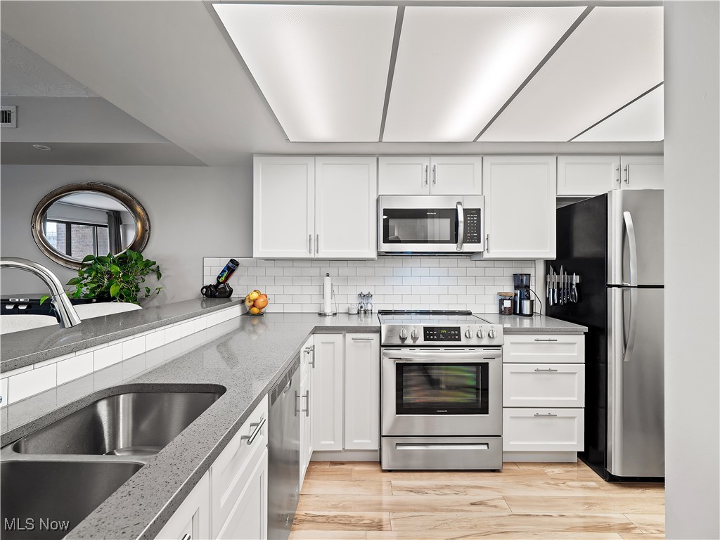 1444 W 10th Cleveland OH 44113