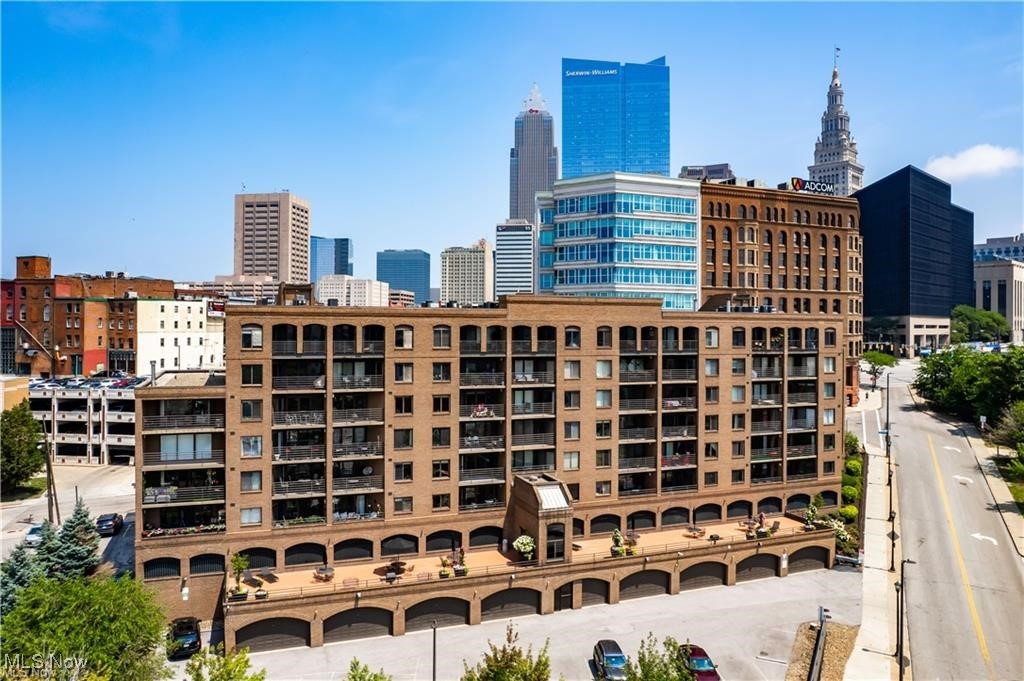 1444 W 10th Cleveland OH 44113