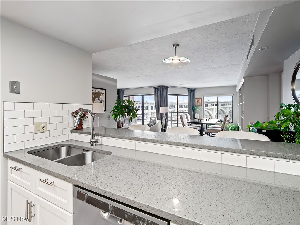 1444 W 10th Cleveland OH 44113