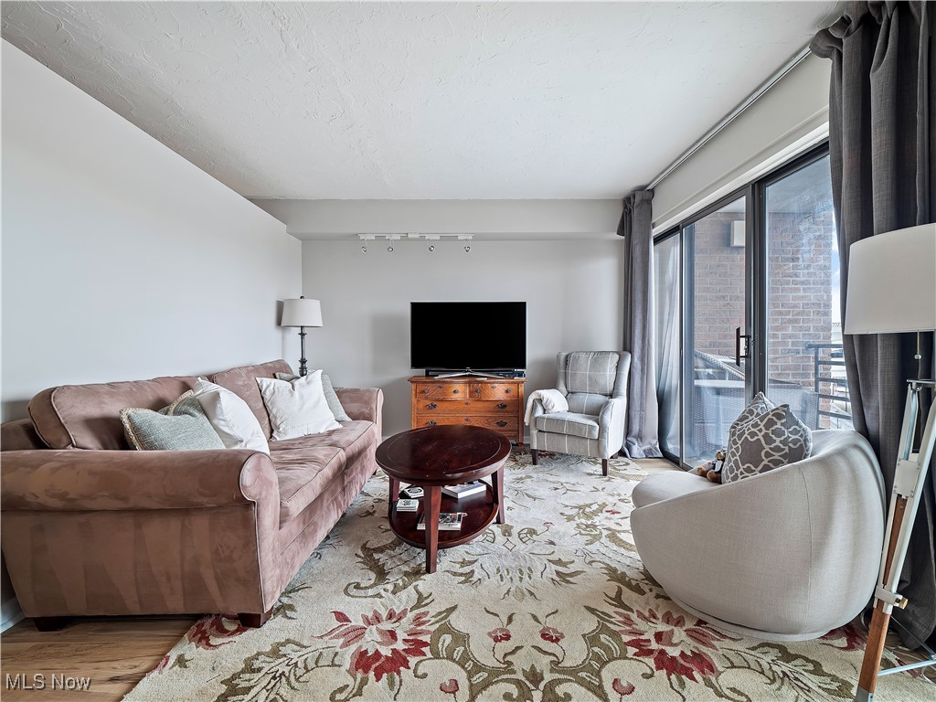 1444 W 10th Cleveland OH 44113