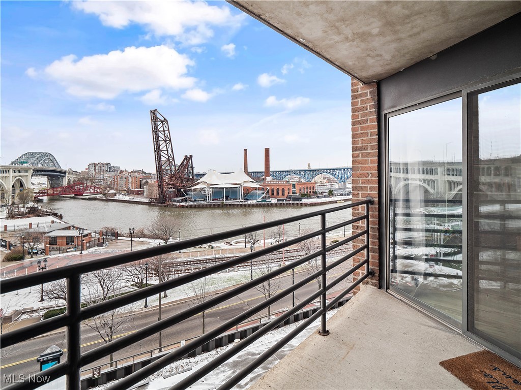 1444 W 10th Cleveland OH 44113