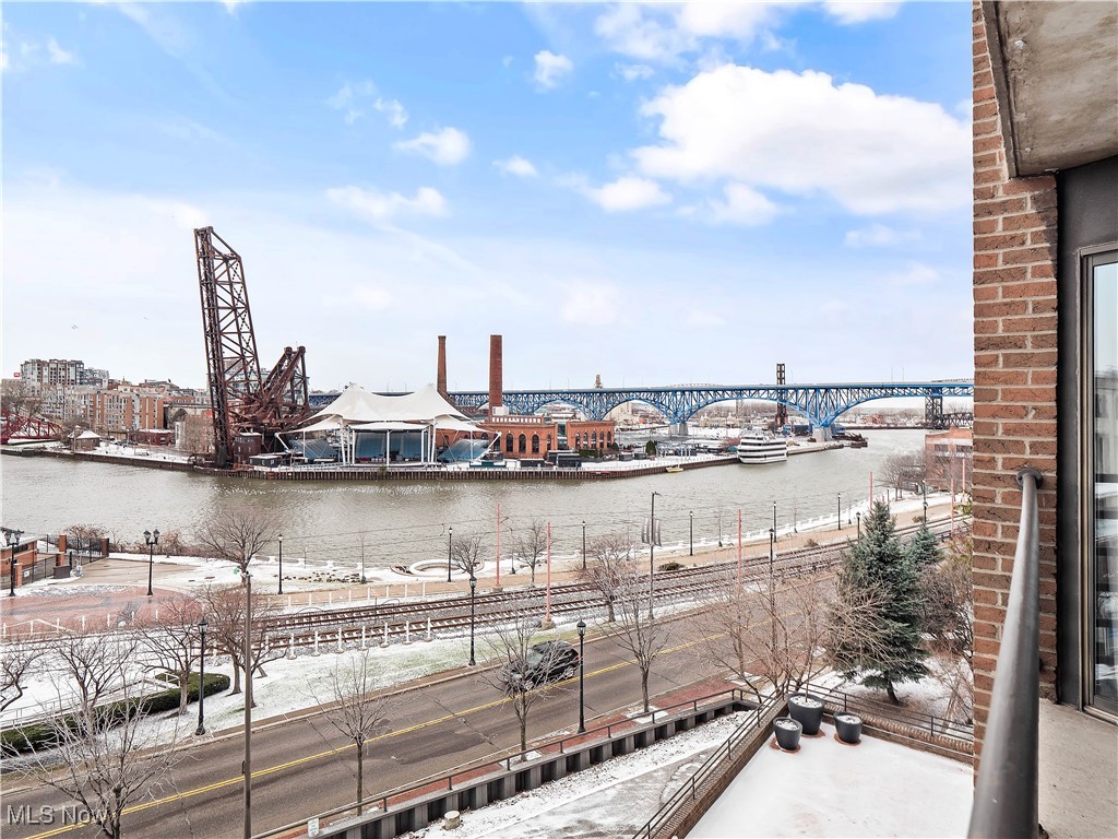 1444 W 10th Cleveland OH 44113