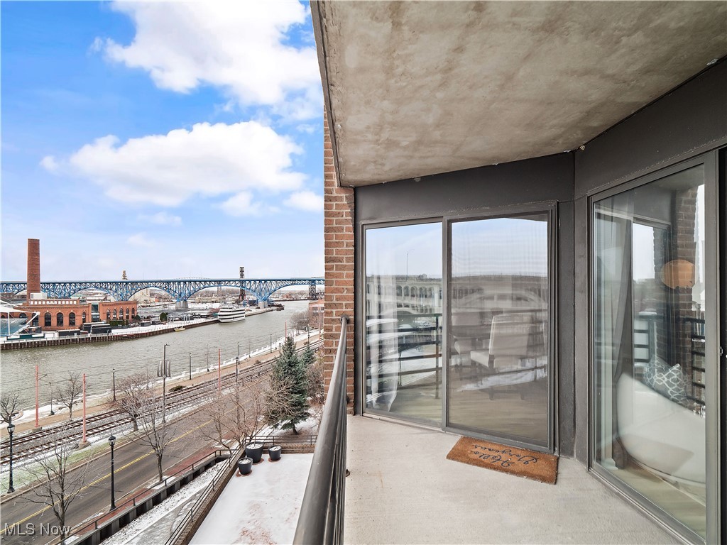 1444 W 10th Cleveland OH 44113