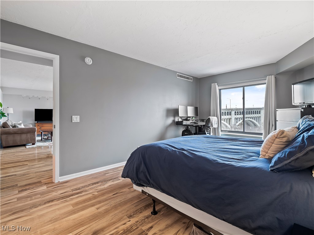 1444 W 10th Cleveland OH 44113