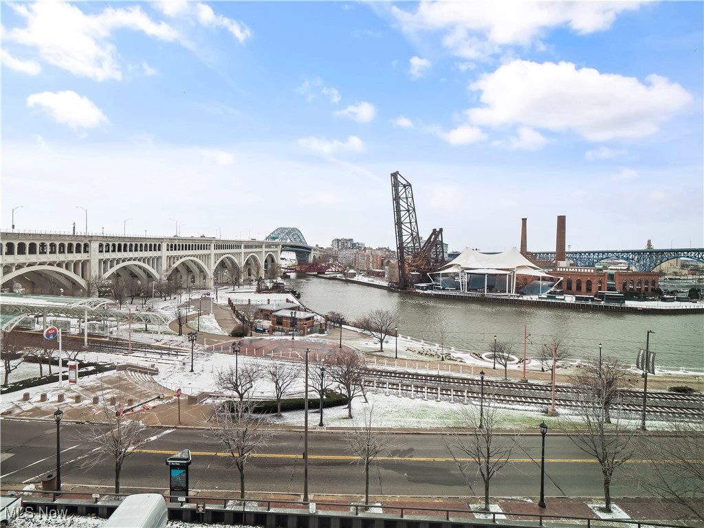 1444 W 10th Cleveland OH 44113