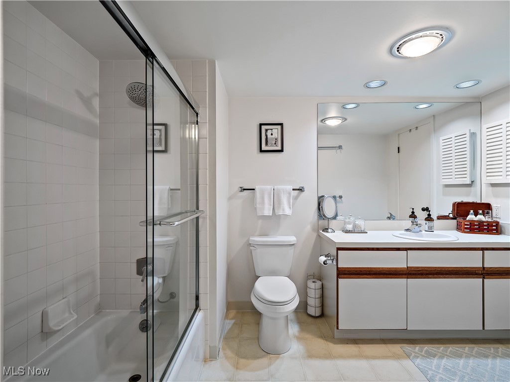 1444 W 10th Cleveland OH 44113