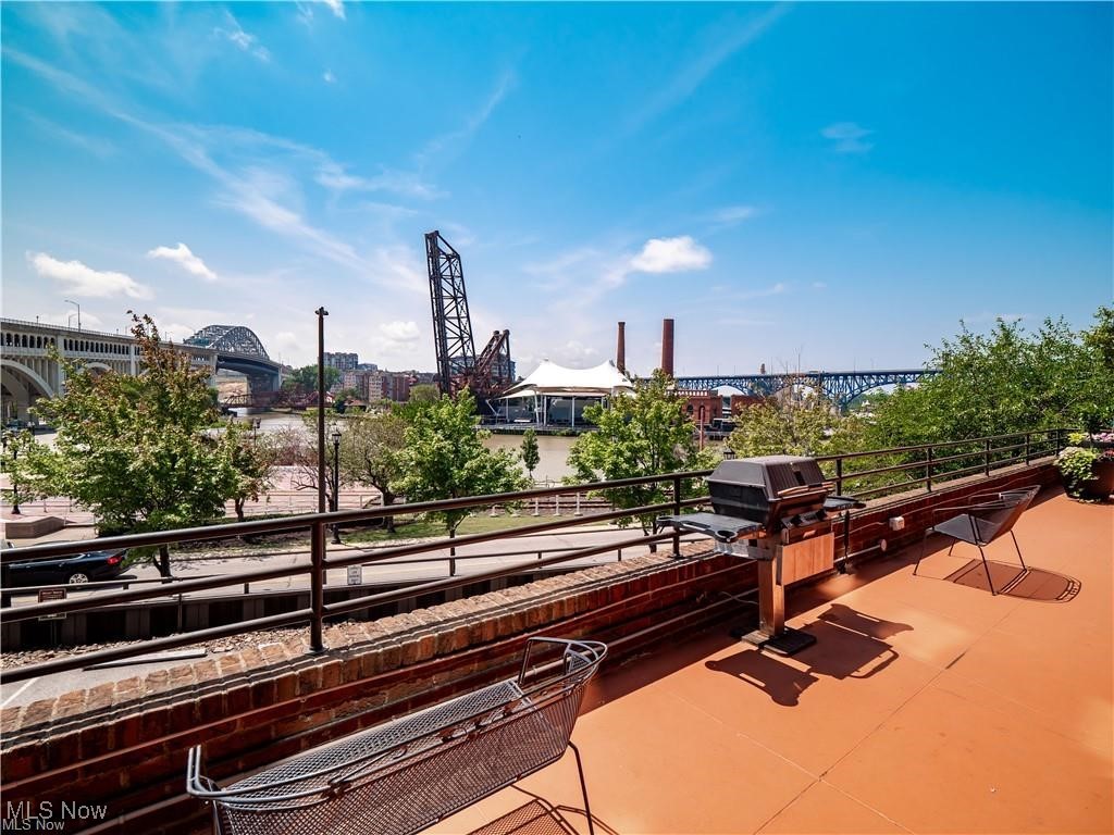 1444 W 10th Cleveland OH 44113