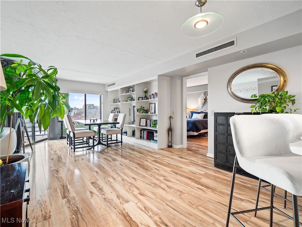 1444 W 10th Cleveland OH 44113