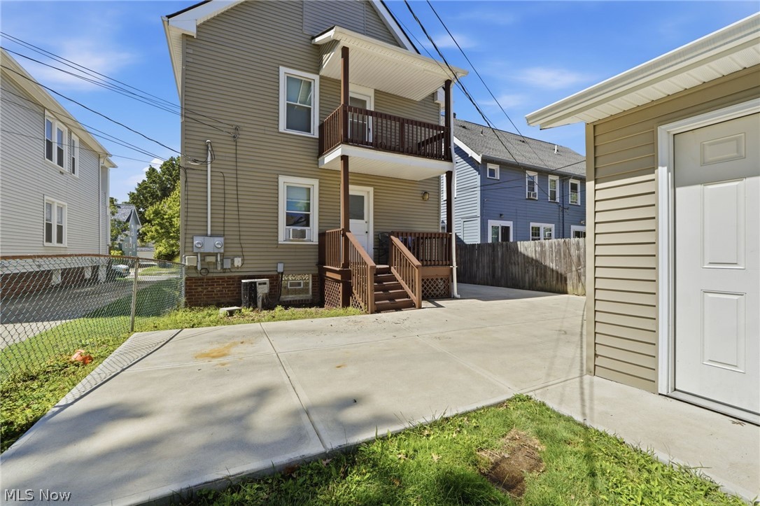 1293 Jackson Avenue Lakewood OH 44107