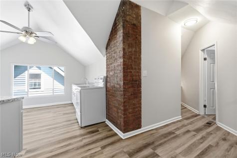 1293 Jackson Avenue Lakewood OH 44107