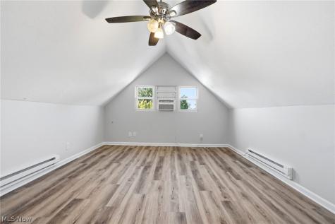 1293 Jackson Avenue Lakewood OH 44107