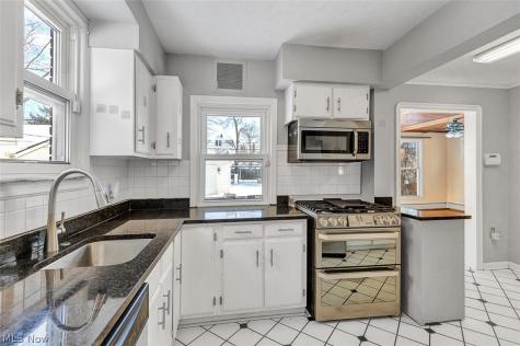 2317 Canterbury Road University Heights OH 44118