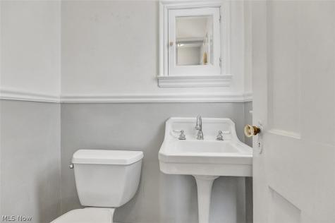 2317 Canterbury Road University Heights OH 44118