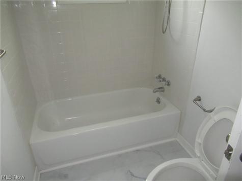 173 Forest Boulevard Avon Lake OH 44012