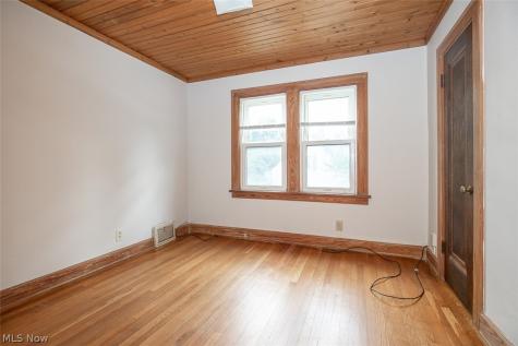 912 Cambridge Road Cleveland Heights OH 44121