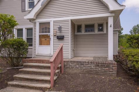 912 Cambridge Road Cleveland Heights OH 44121