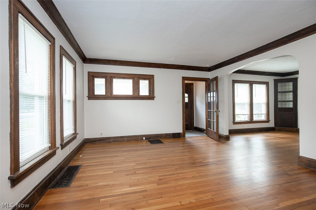 912 Cambridge Road Cleveland Heights OH 44121