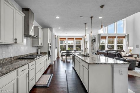 172 Harvester Drive Copley OH 44321