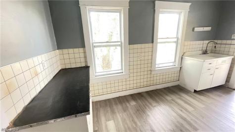 4322 Bush Avenue Cleveland OH 44109