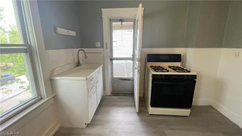 4322 Bush Avenue Cleveland OH 44109