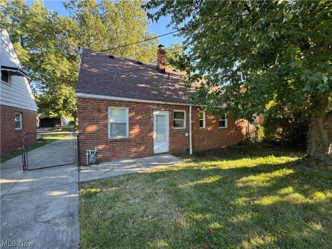 20990 Crystal Avenue Euclid OH 44123