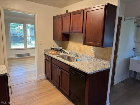 20990 Crystal Avenue Euclid OH 44123