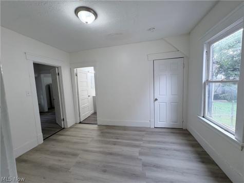 3233 W 94th Street Cleveland OH 44102