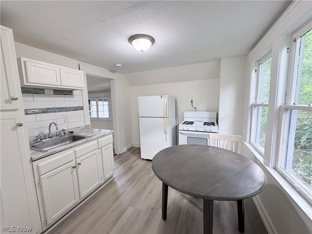 3233 W 94th Street Cleveland OH 44102