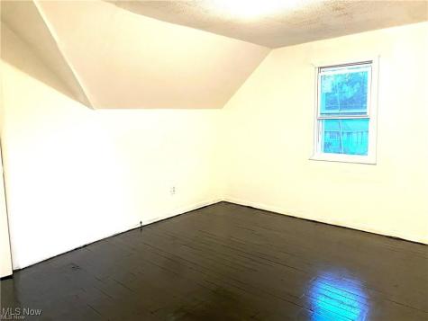 718 Shelley Berea OH 44017