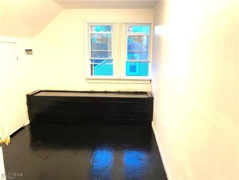 718 Shelley Berea OH 44017