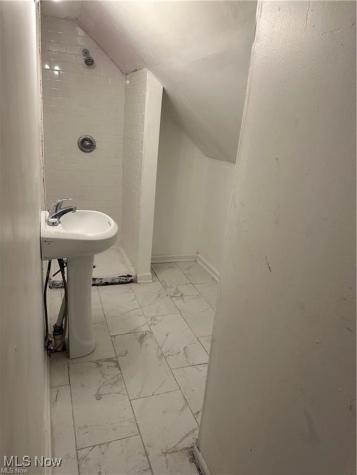 718 Shelley Berea OH 44017