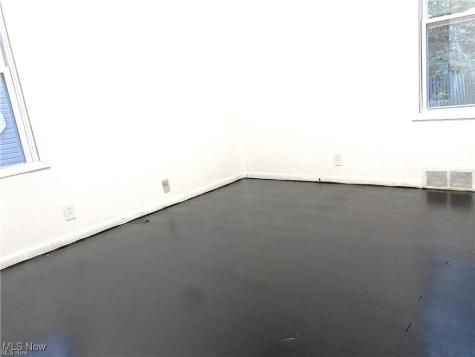 718 Shelley Berea OH 44017