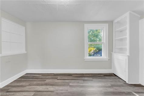 10518 Parkhurst Drive Cleveland OH 44111