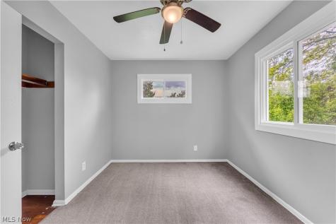 16605 Glenpark Avenue Cleveland OH 44128