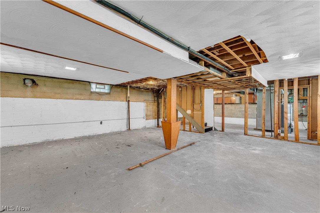 16605 Glenpark Avenue Cleveland OH 44128