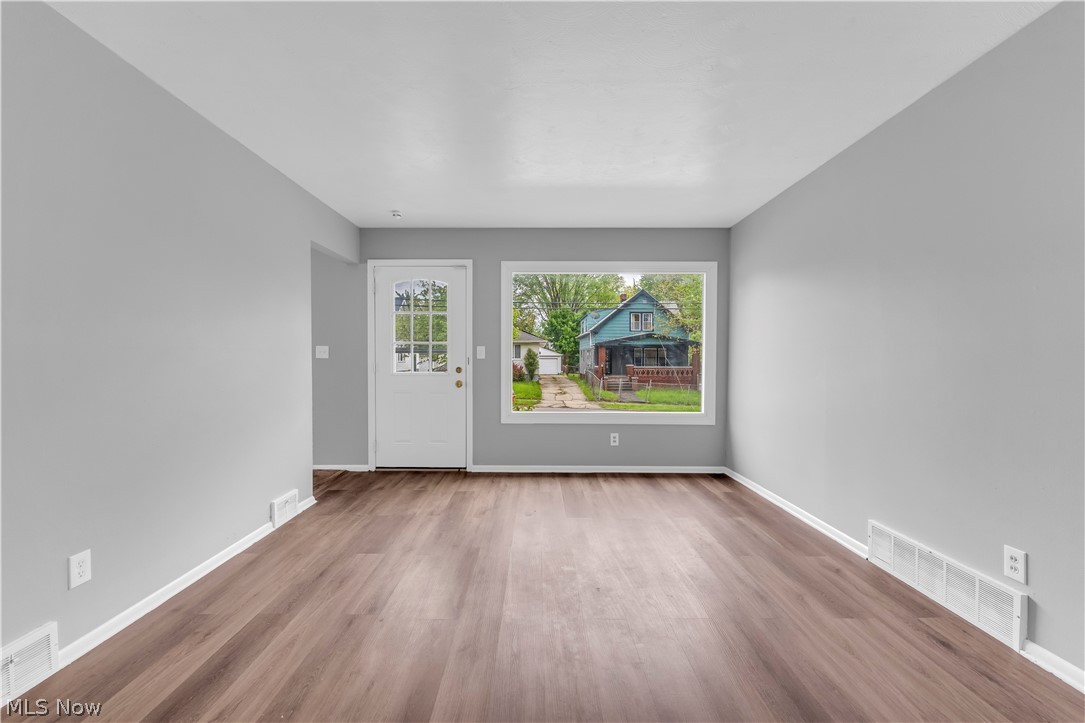 16605 Glenpark Avenue Cleveland OH 44128