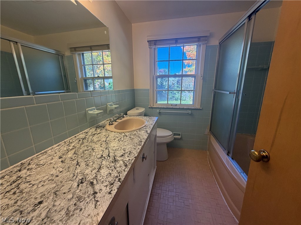 2712 Green Road Shaker Heights OH 44122