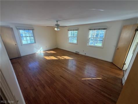 2712 Green Road Shaker Heights OH 44122