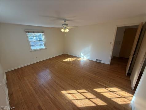 2712 Green Road Shaker Heights OH 44122