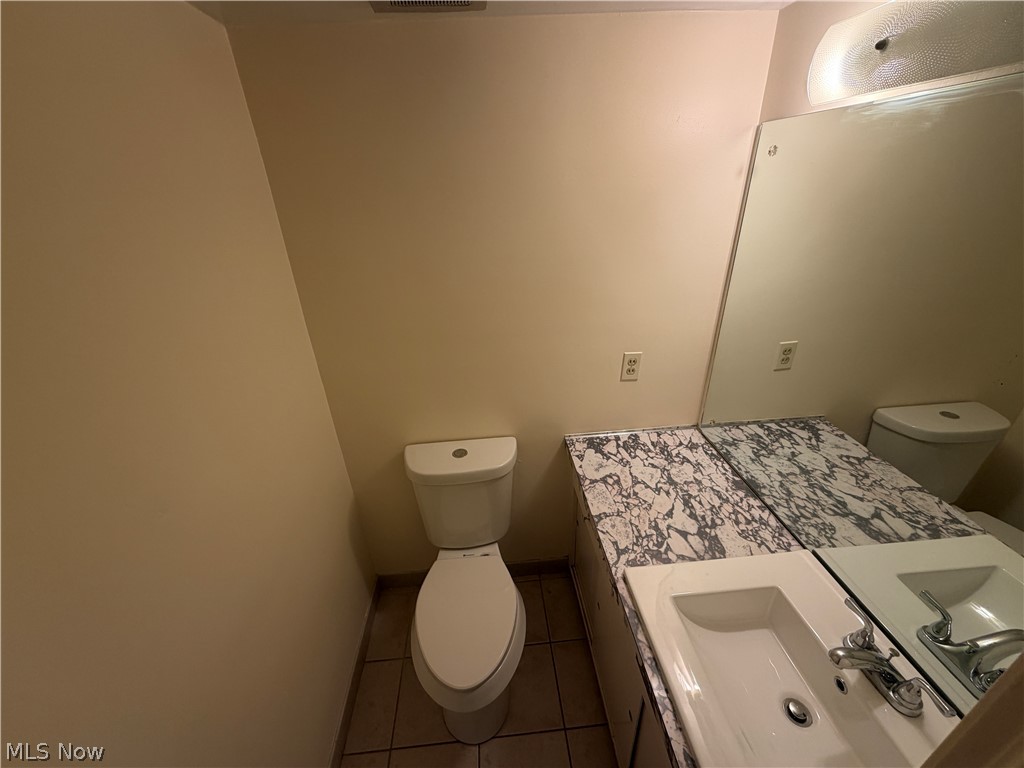 2712 Green Road Shaker Heights OH 44122
