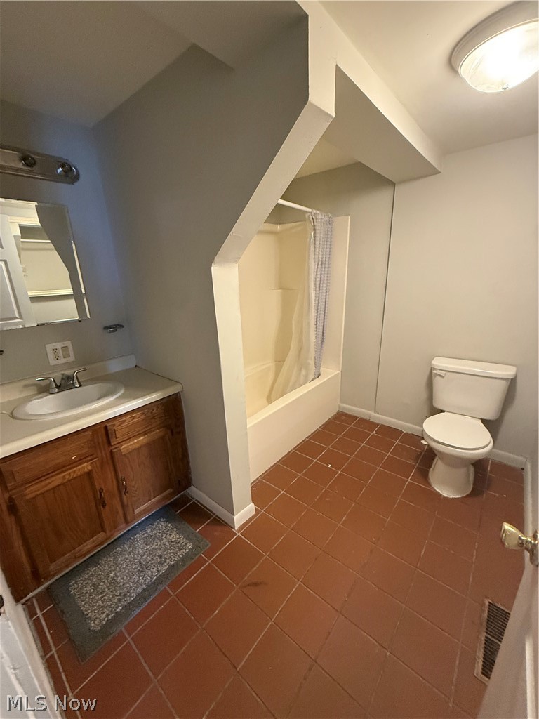 39 W 2nd Street Frazeysburg OH 43822
