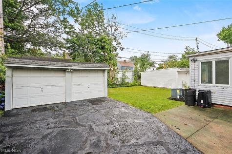 2243 S Belvoir Boulevard University Heights OH 44118