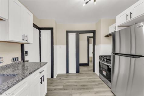 1063 E 171st Street Cleveland OH 44119