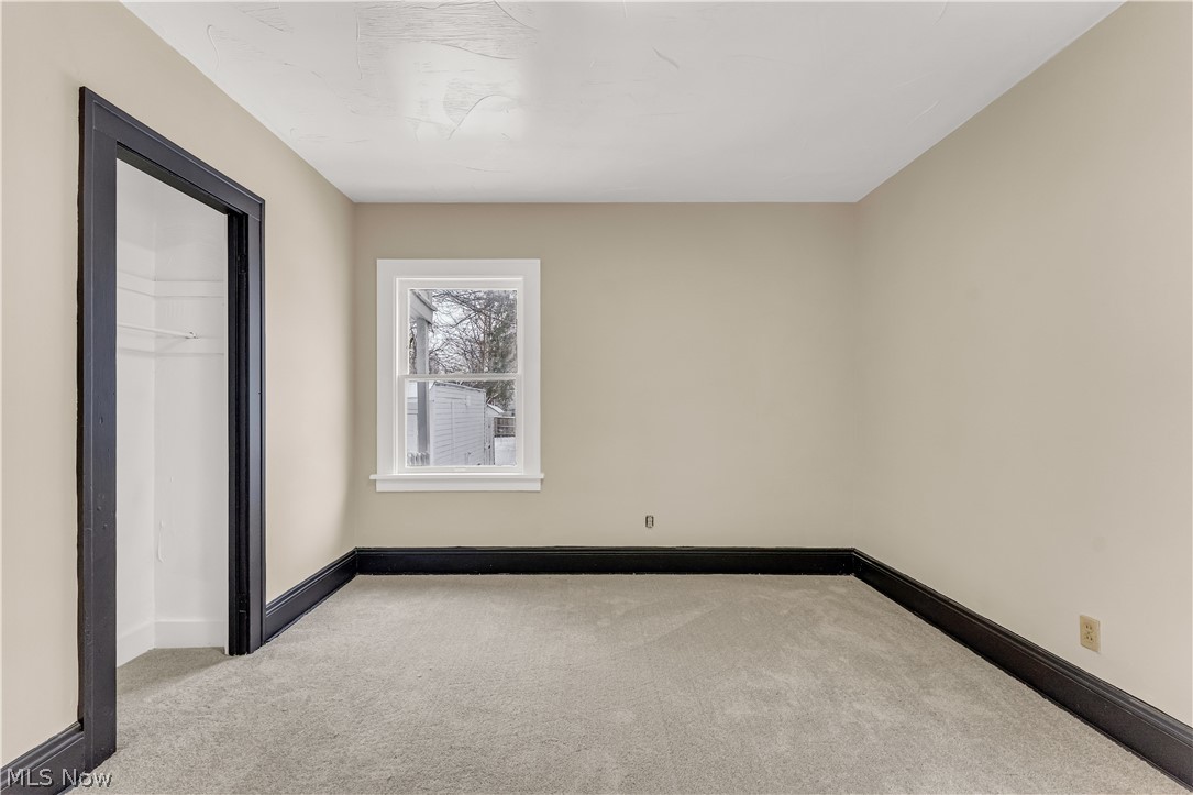 1063 E 171st Street Cleveland OH 44119