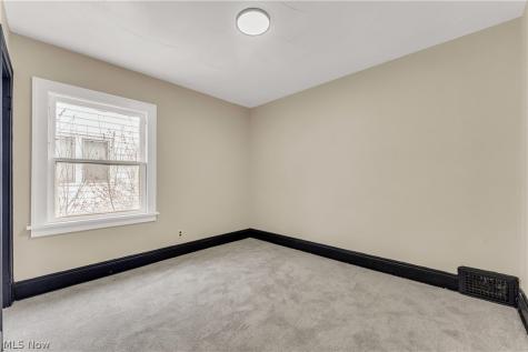 1063 E 171st Street Cleveland OH 44119