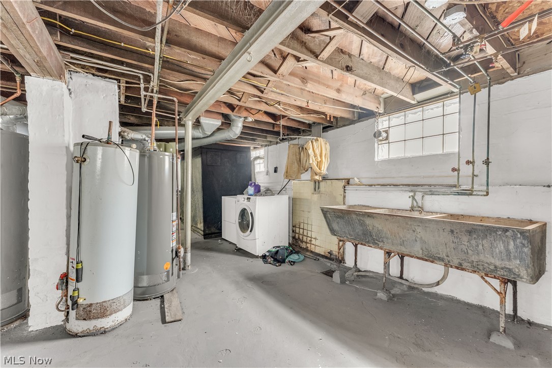 1063 E 171st Street Cleveland OH 44119