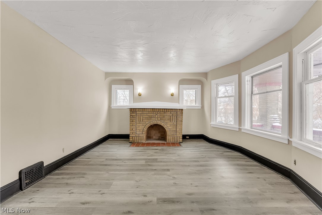 1063 E 171st Street Cleveland OH 44119