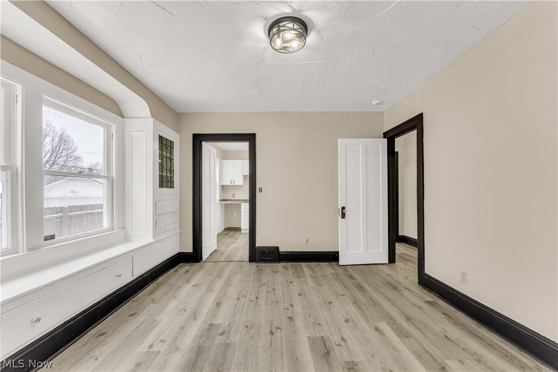 1063 E 171st Street Cleveland OH 44119