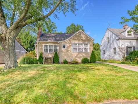 570 Juneway Drive Bay Village OH 44140